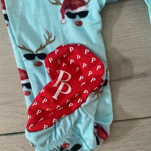 NWT Posh Peanut Festive Reindeer Footie - Light Blue and Red 6-9M - Picture 3 of 5